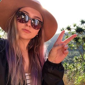 Meet your Posher, Brenna